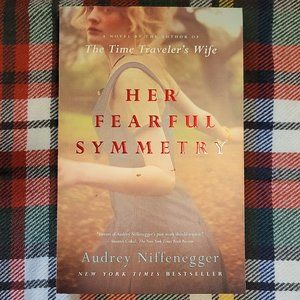 *AUTOGRAPHED* Audrey Niffenegger's 2nd book: Her Fearful Symmetry, collectible